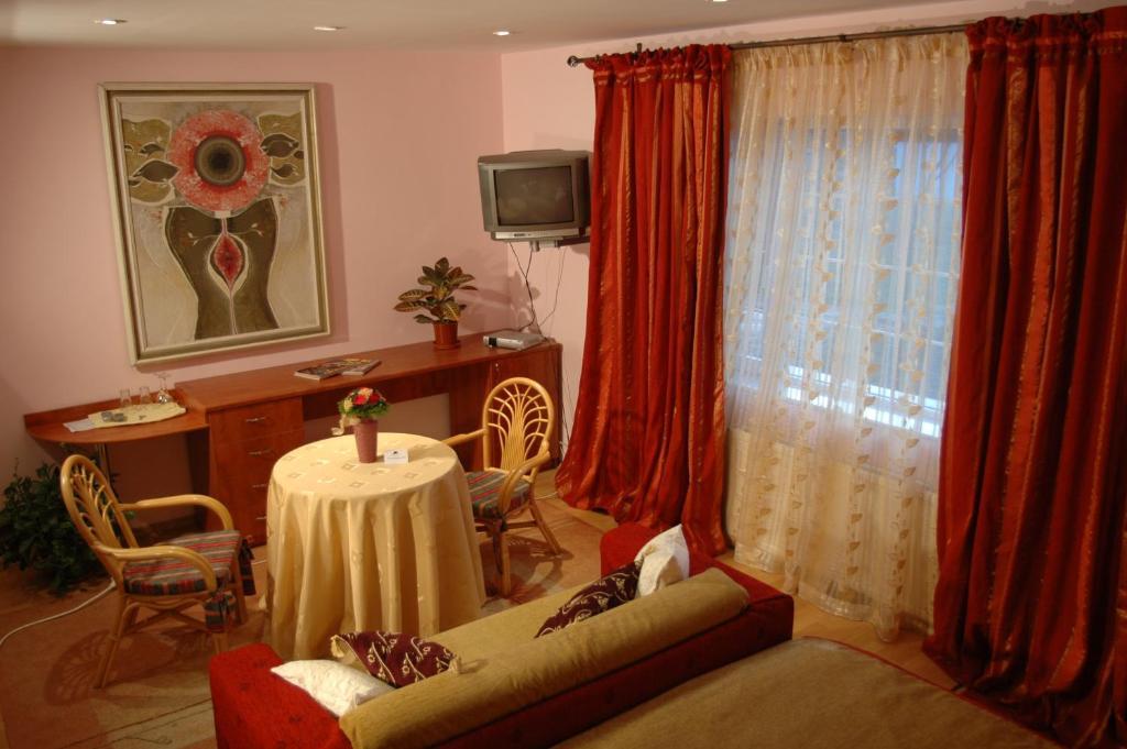 Country Club La Mesteceni Sebeş Стая снимка